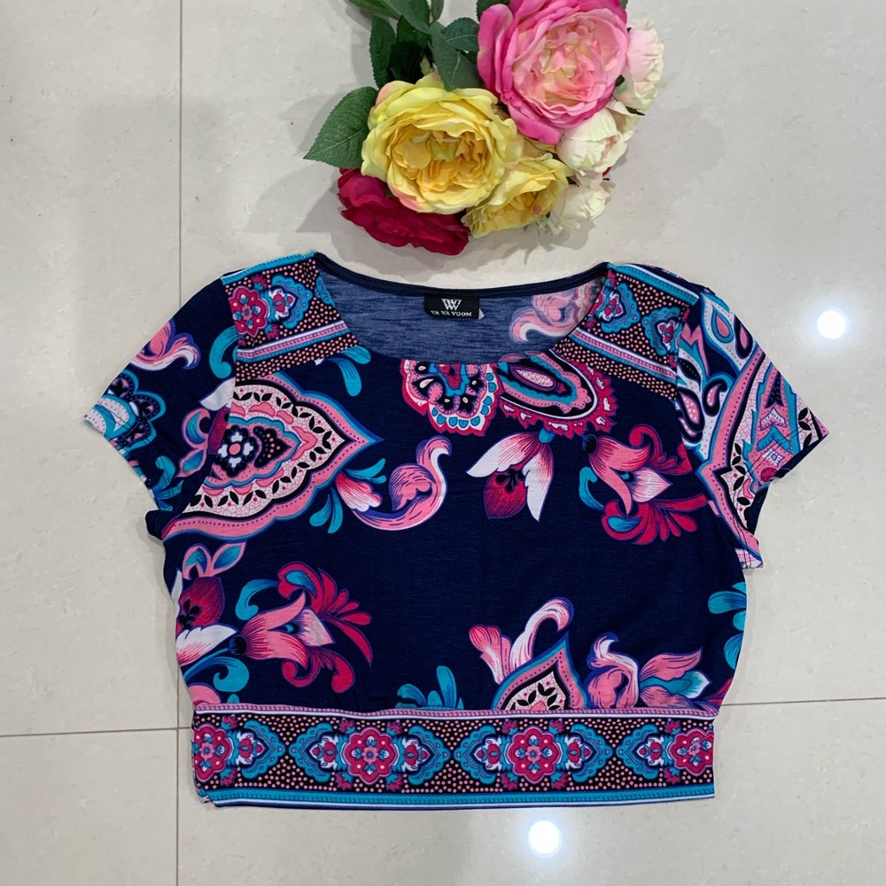 Cute cropped top!